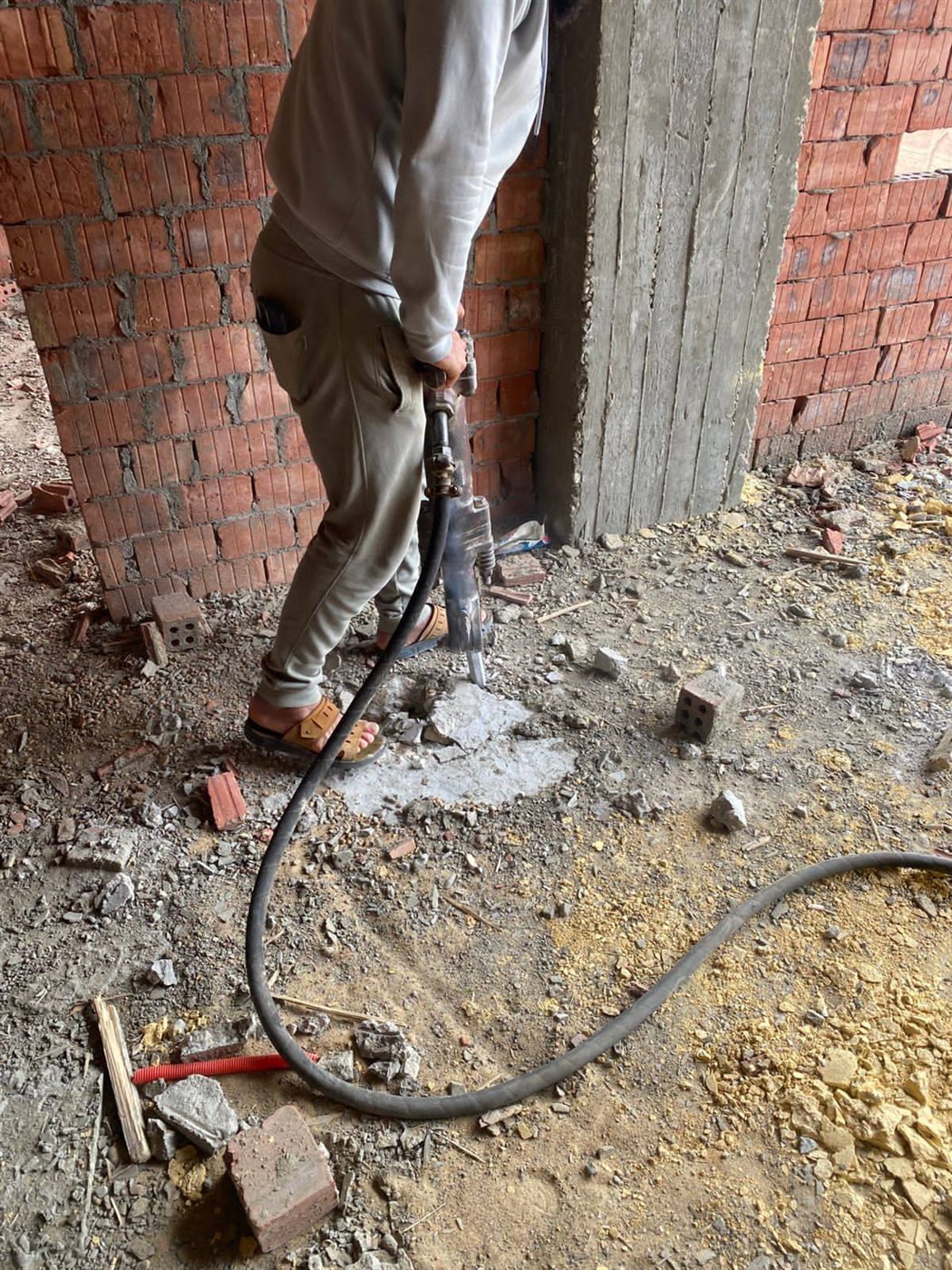 محافظة الجيزة تزيل 5 حالات بناء مخالف بحي الهرم