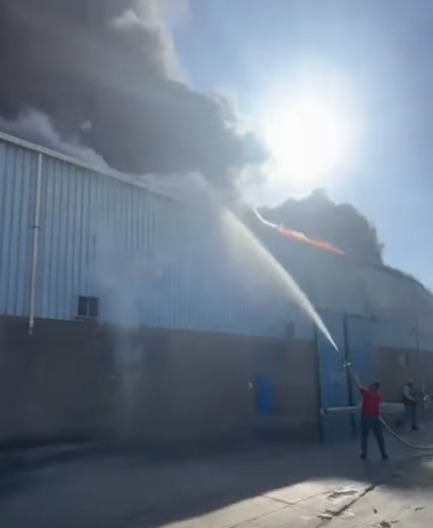 حريق &nbsp;داخل مصنع بـ 6 أكتوبر