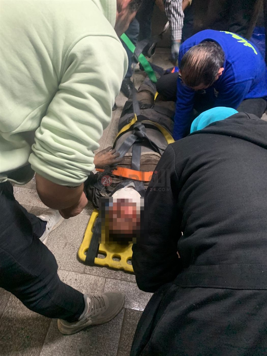 الصور الأولى لمصابي حادث سقوط أسانسير داخل مترو العتبة