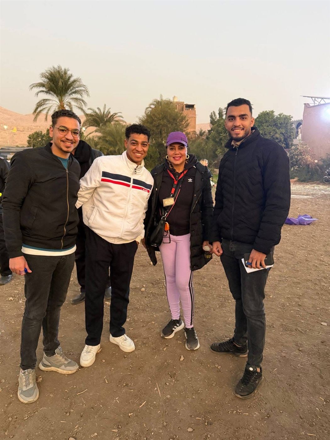 الفنانة رانيا يوسف وأولى رحلاتها بالبالون الطائر في الأقصر