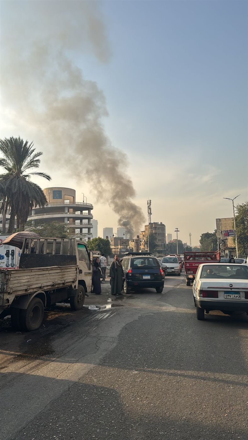 جانب من الحريق