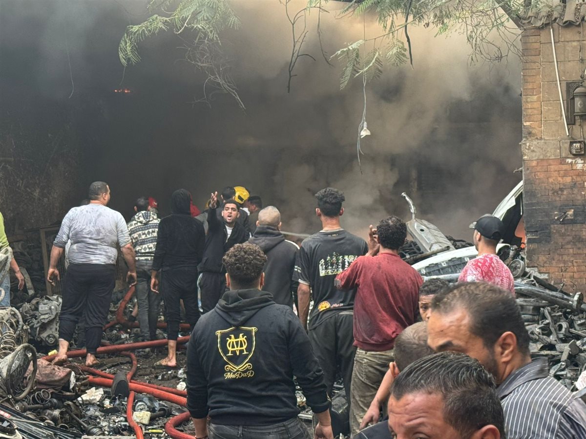 جانب من الحريق