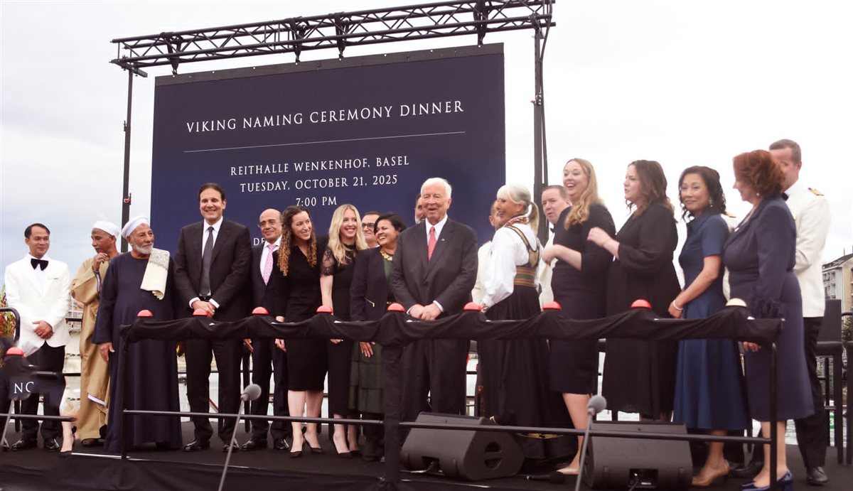 العم عبدالفتاح خلال تكريمه