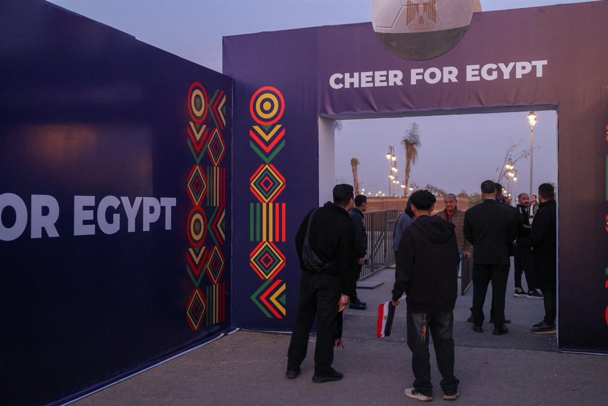 <strong>استاد لمباراة مصر اليوم داخل منطقة الحفلات بأوبن إير مول مدينتي</strong>