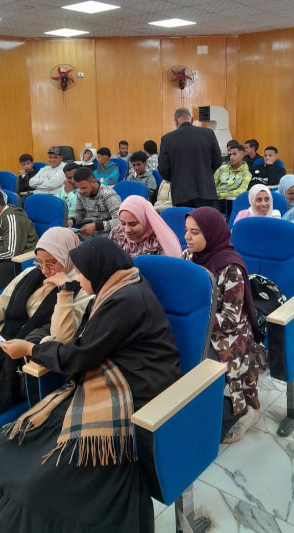 جانب من محاضرات الثانوية العامه