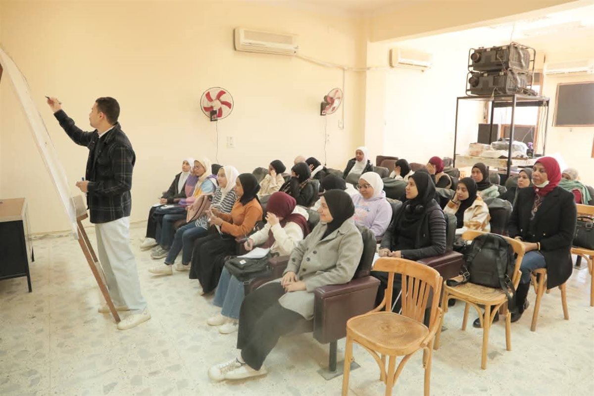 جانب من محاضرات الثانوية العامه