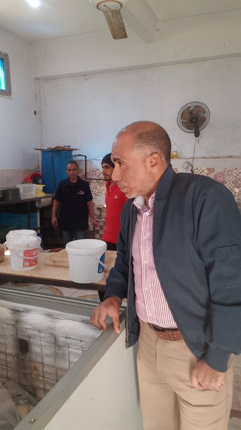 ضبط منتجات غذائية منتهية الصلاحية في حملة تموينية بالوادي الجديد