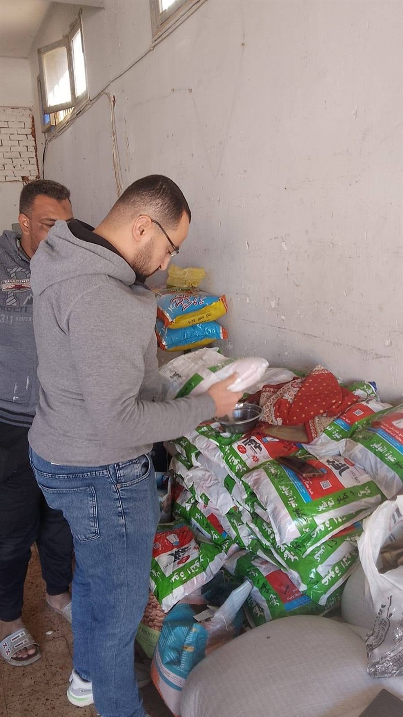 ضبط منتجات غذائية منتهية الصلاحية في حملة تموينية بالوادي الجديد