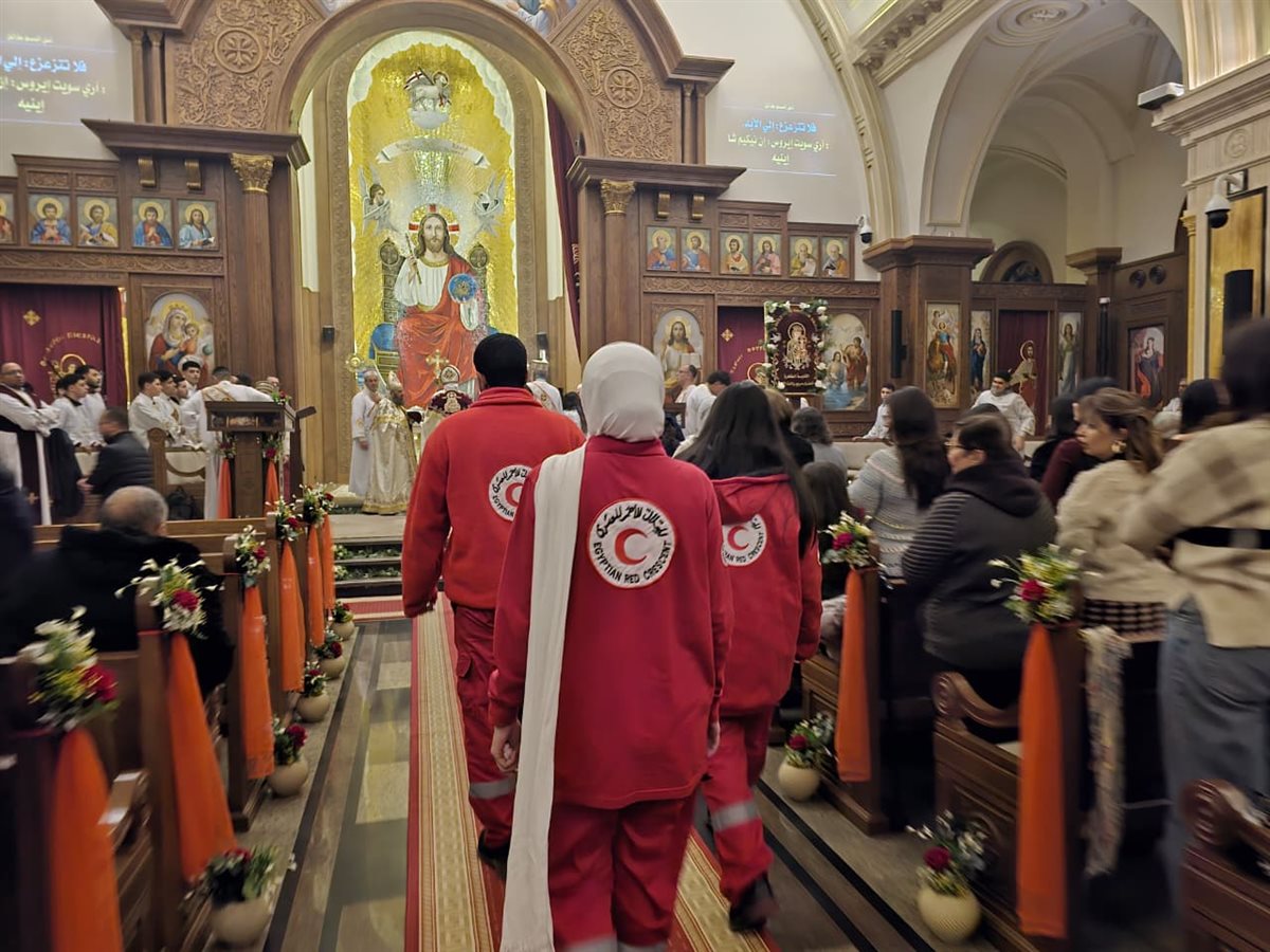 الهلال الأحمر خلال التأمين