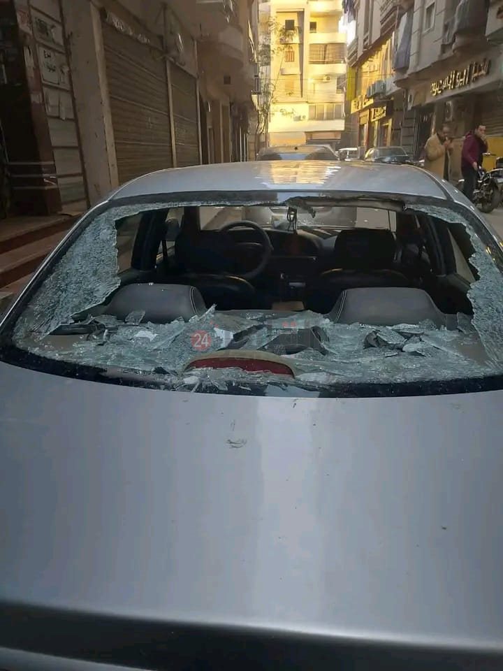 سقوط أجزاء من برج سكني وإتلاف سيارة دون إصابات في الزقازيق