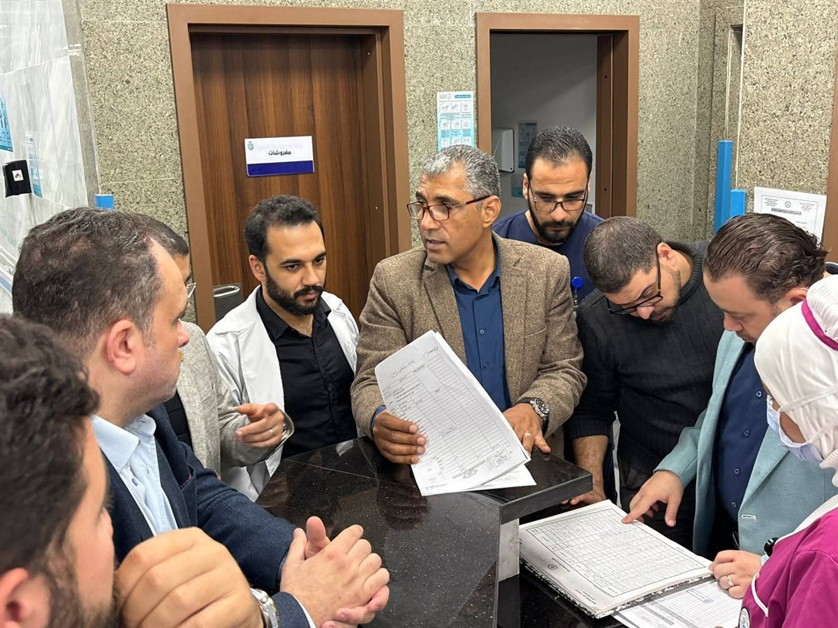 مدير الرعاية الصحية بجنوب سيناء يتفقد مجمع الفيروز الطبي بطور سيناء
