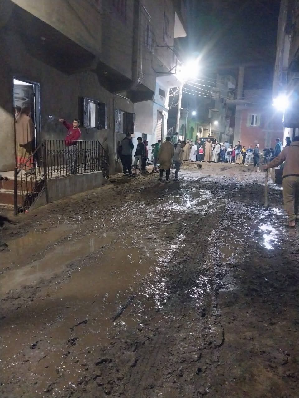 السيطرة على انفجار خط طرد الصرف بزاوية الناعورة بالمنوفية&nbsp;