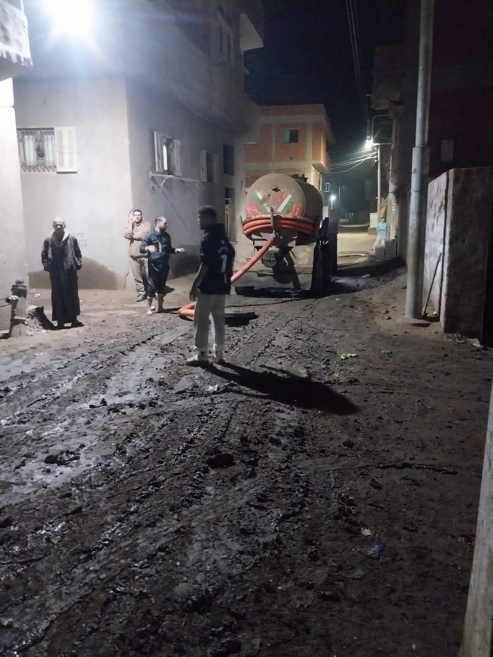 السيطرة على انفجار خط طرد الصرف بزاوية الناعورة بالمنوفية&nbsp;