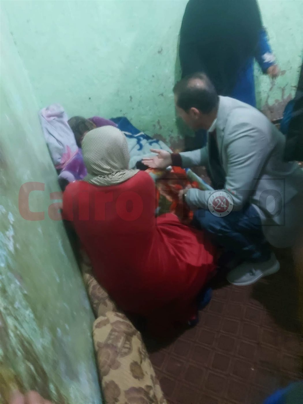 رئيس مدينة السادات يطمئن على الناجيات من حادث انقلاب مركب صيد بالمنوفية