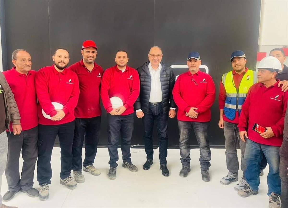 عمال شركة النصر للسيارات