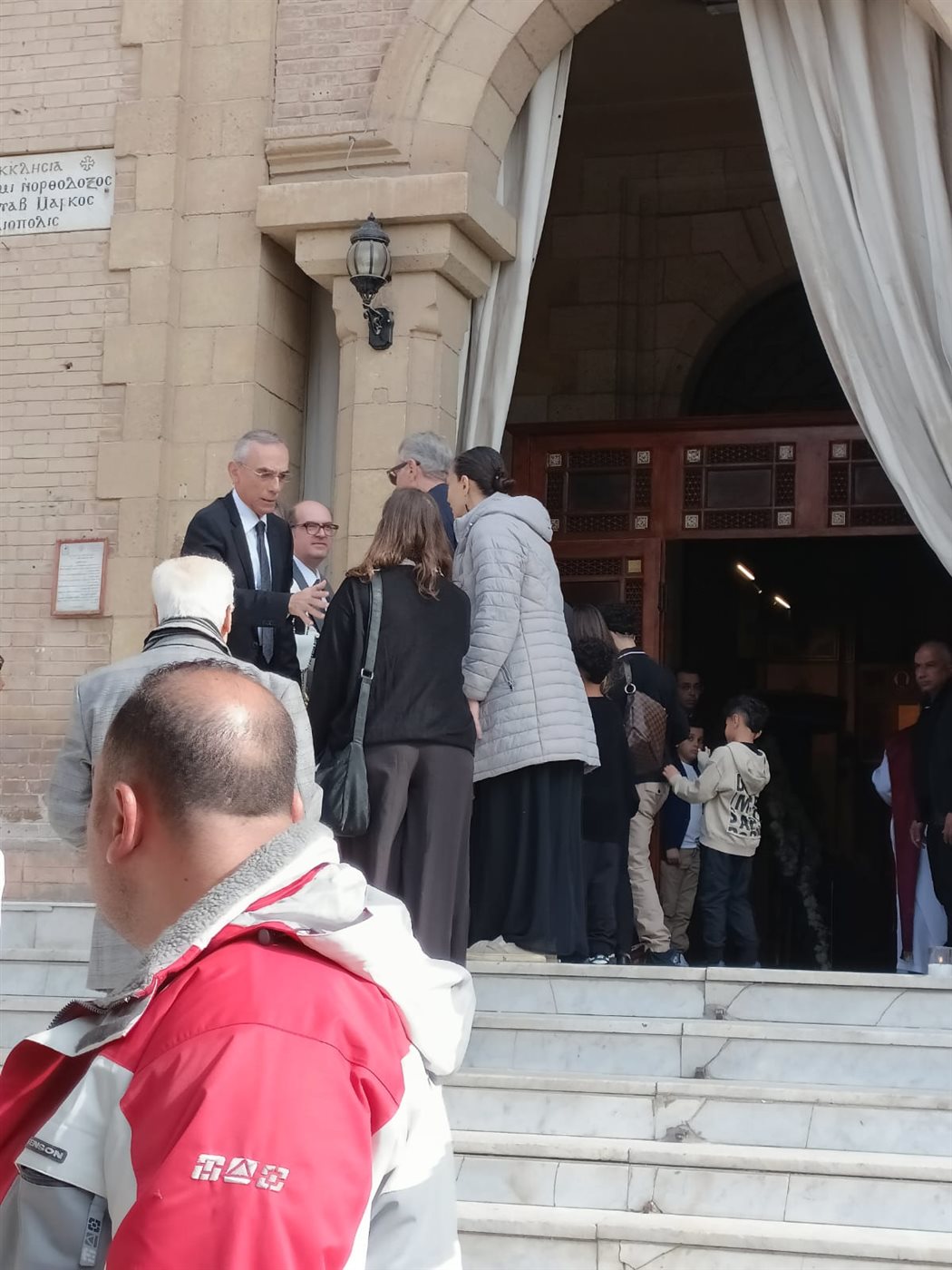 محمود حميدة يشارك في جنازة المفكر مراد وهبة بكنيسة مار مرقس بمصر الجديدة&nbsp;