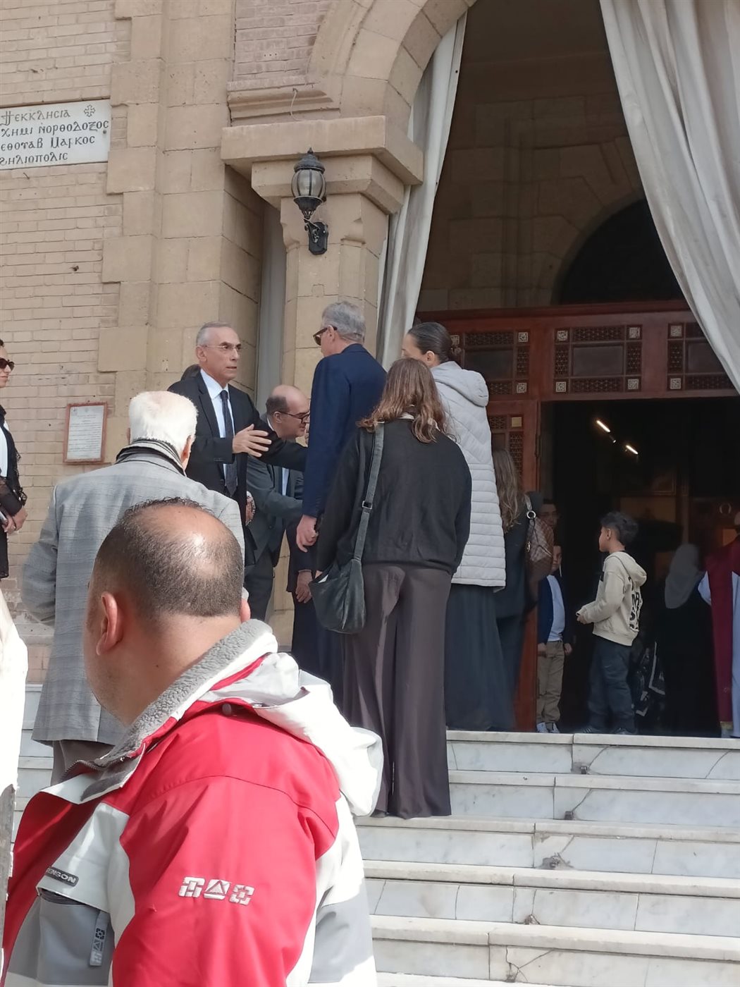 محمود حميدة يشارك في جنازة المفكر مراد وهبة بكنيسة مار مرقس بمصر الجديدة&nbsp;