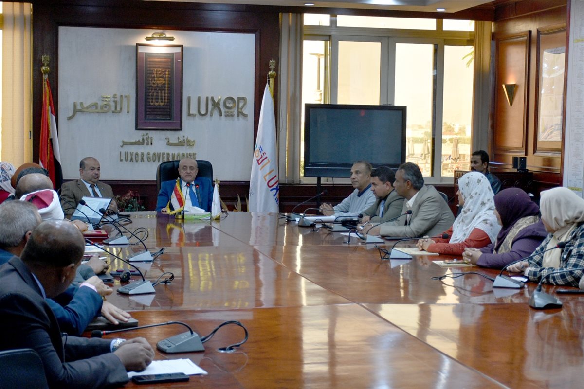 محافظ الأقصر يكرم حماية الطفل