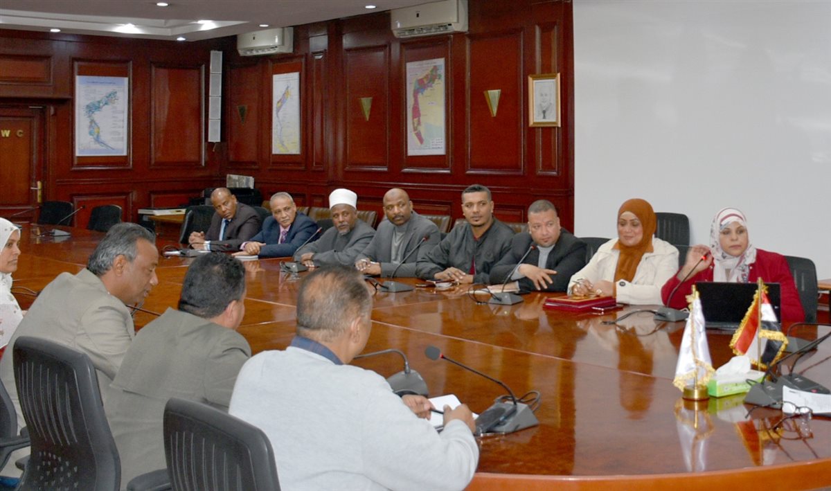 محافظ الأقصر يكرم حماية الطفل