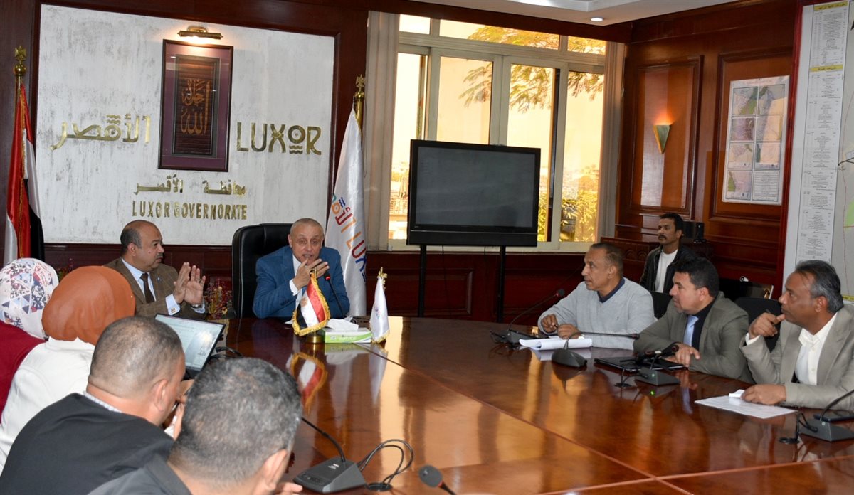 محافظ الأقصر يكرم حماية الطفل