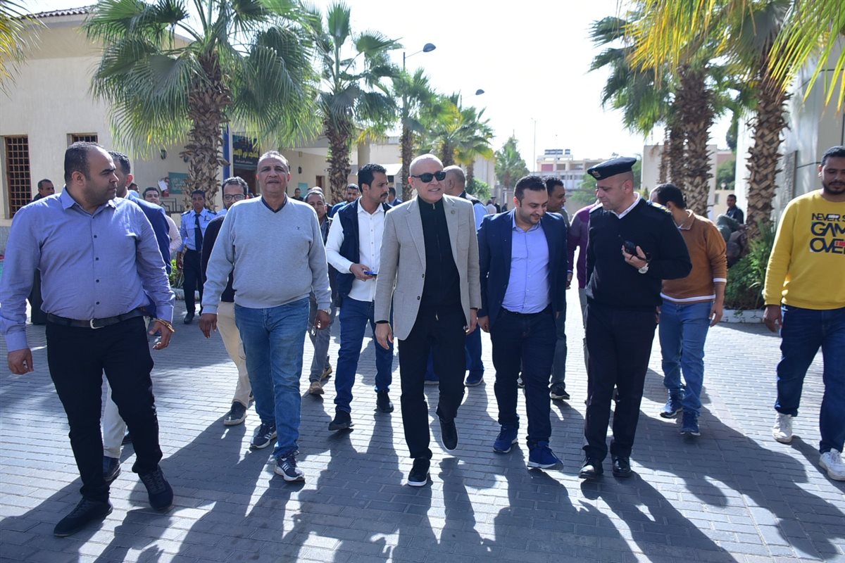 محافظ الأقصر يؤدي صلاة الجمعة بمستشفى الكرنك&nbsp;