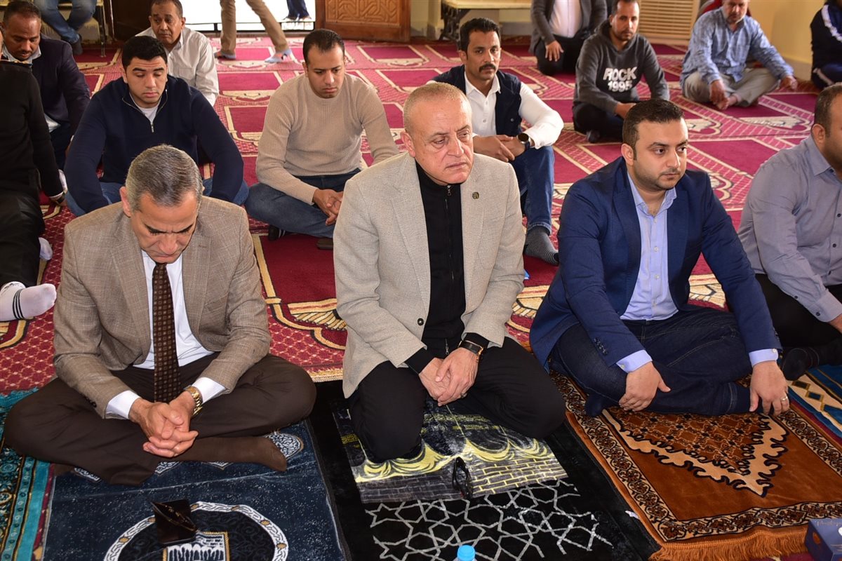 محافظ الأقصر يؤدي صلاة الجمعة بمستشفى الكرنك&nbsp;