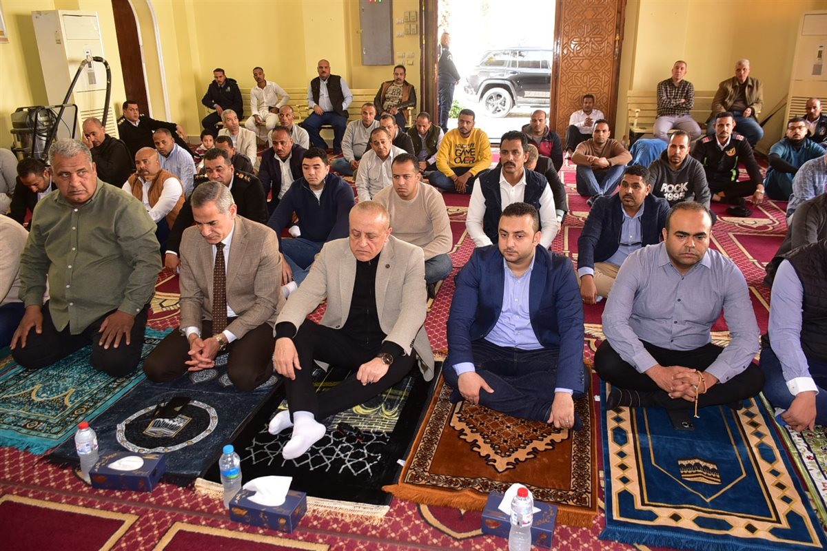 محافظ الأقصر يؤدي صلاة الجمعة بمستشفى الكرنك&nbsp;