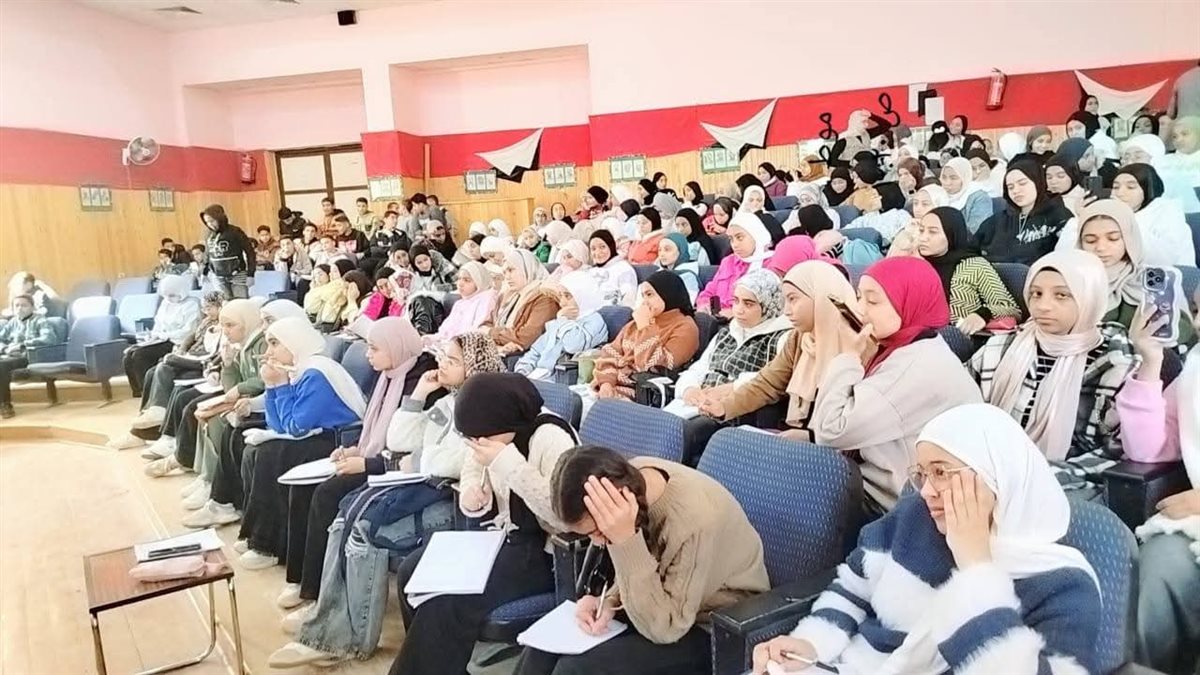 جانب من محاضرات الشهادة الاعدادية