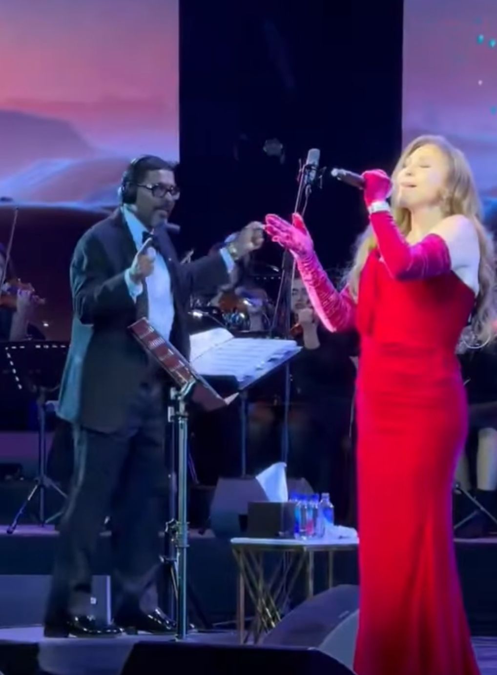 إليسا تُبدع &nbsp;في أغنية سألتك حبيبي لـ فيروز خلال حفلها في العلا رفقة المايسترو هاني فرحات وتُعلق: اليوم مع أعظم موسيقي مصري&nbsp;