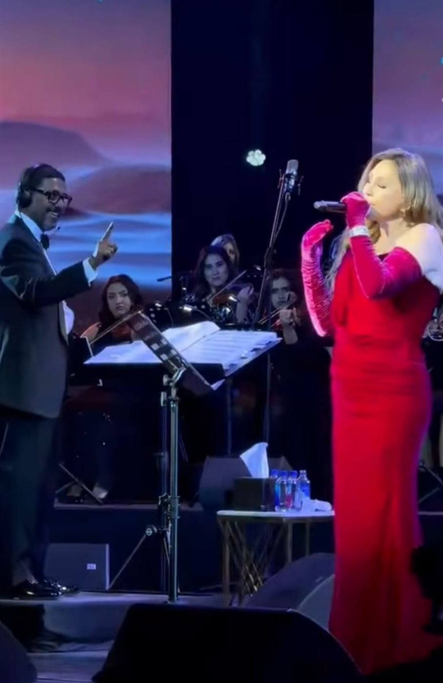 إليسا تُبدع &nbsp;في أغنية سألتك حبيبي لـ فيروز خلال حفلها في العلا رفقة المايسترو هاني فرحات وتُعلق: اليوم مع أعظم موسيقي مصري&nbsp;