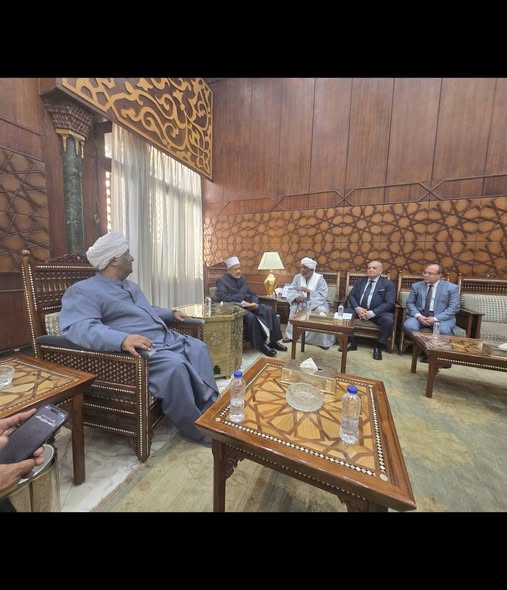 شيخ الأزهر يستقبل شيخ الطريقة الجعفرية وعدد من قياداتها