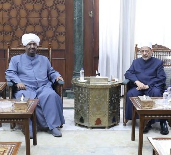 شيخ الأزهر يستقبل شيخ الطريقة الجعفرية وعدد من قياداتها
