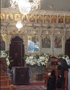 صدمة وحزن هدى حداد في جنازة هلي الرحباني النجل الأصغر لـ شقيقتها فيروز