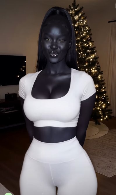 الفتاة صاحبة المقطع الحقيقي