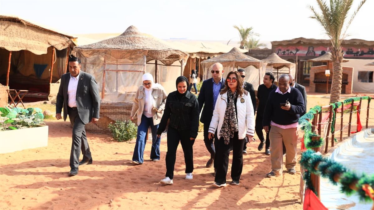 <strong>للاطمئنان على انتظام العمل بها.. وزيرة البيئة فى جولة تفقدية مفاجئة لمحمية الغابة المتحجرة</strong>