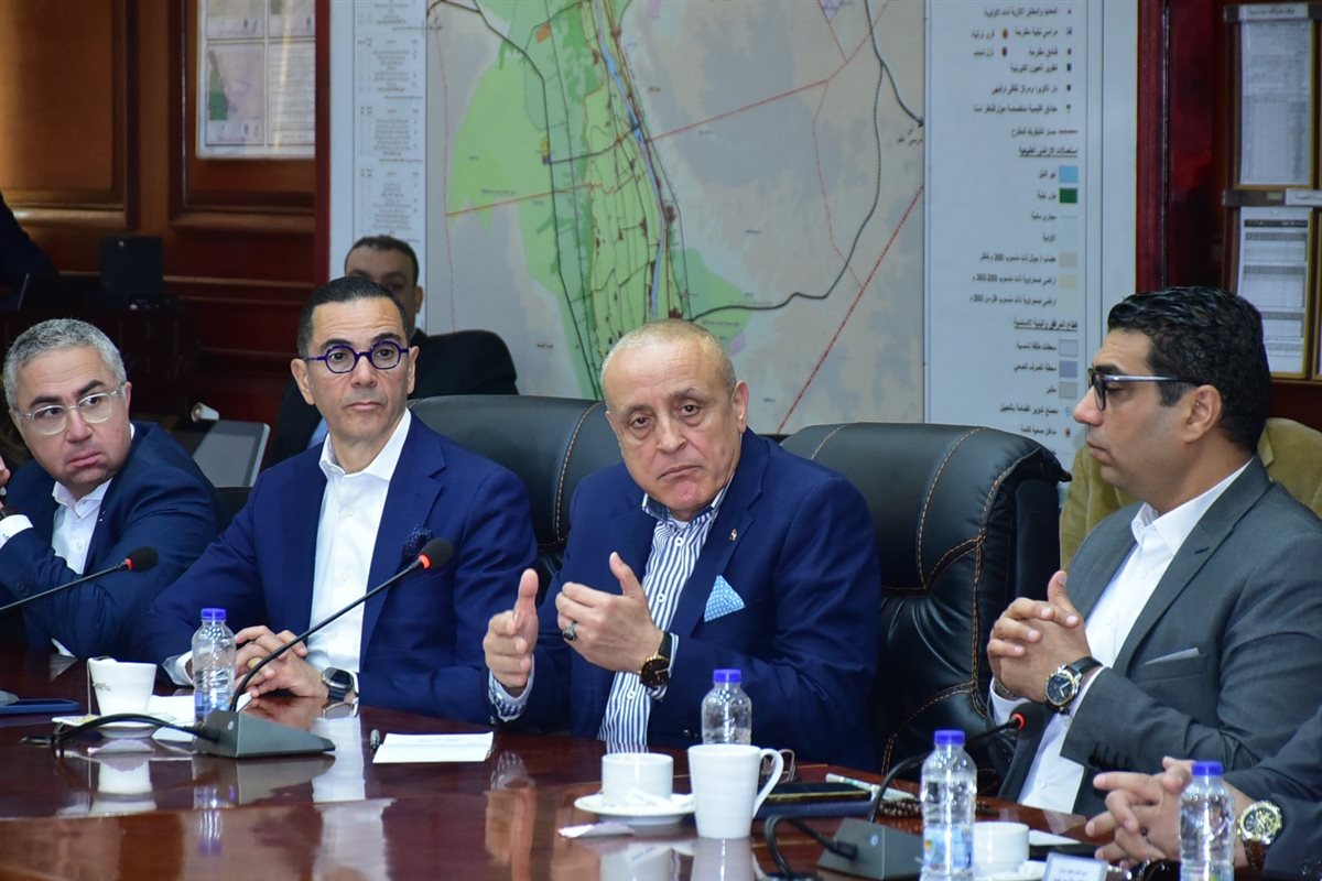إجتماع وزير الإستثمار ومحافظ الأقصر