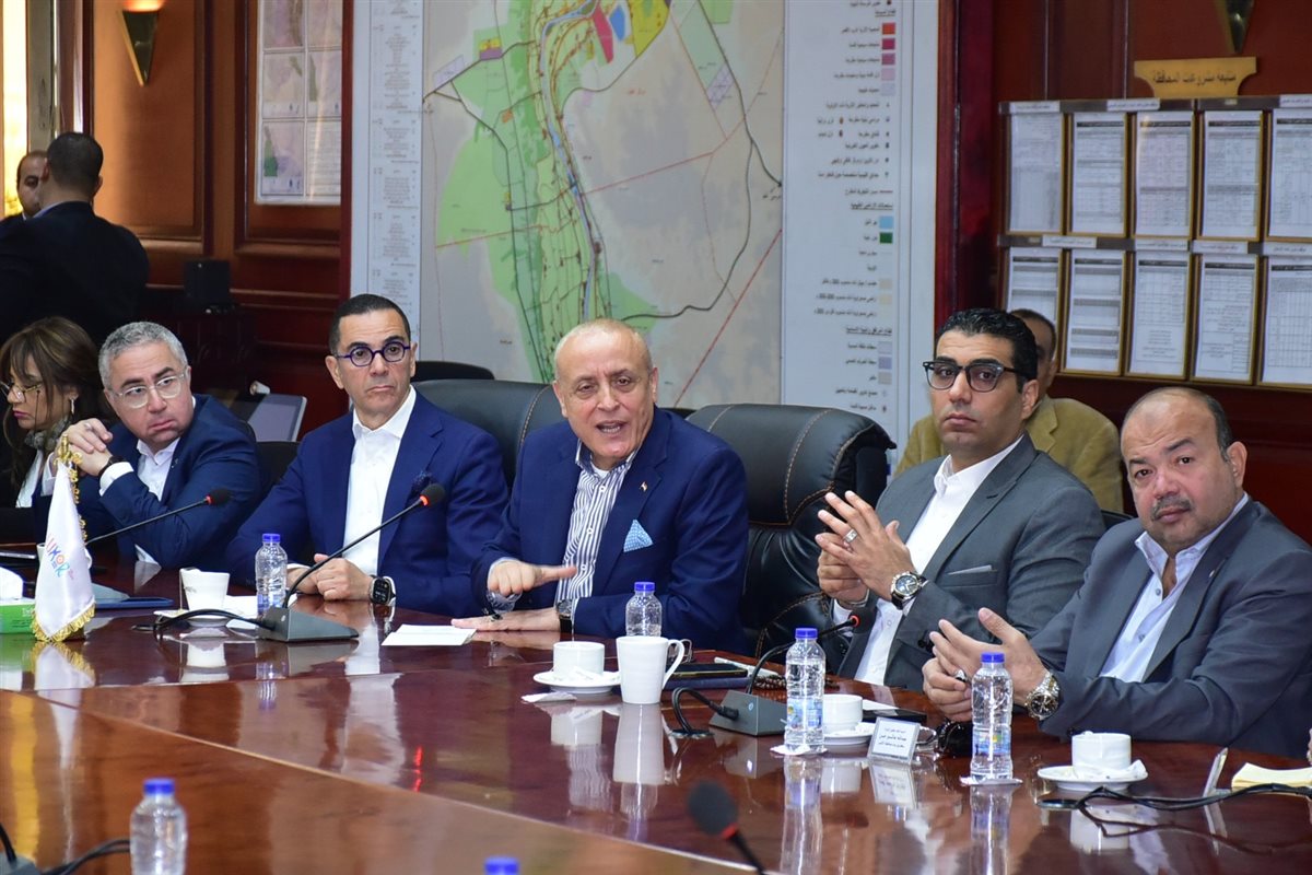 إجتماع وزير الإستثمار ومحافظ الأقصر