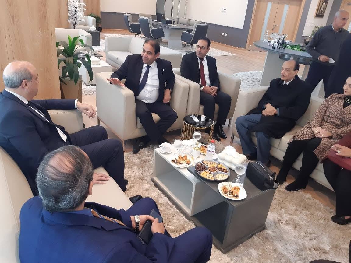 <strong>رئيس جامعة بورسعيد يستقبل وزير الطيران المدني للمشاركة في مناقشة رسالة دكتوراه بكلية التجارة&nbsp;</strong>