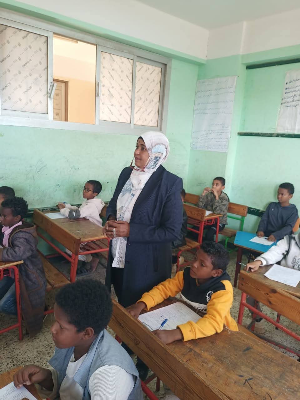 مدير تعليم البحر الاحمر تتفقد الامتحانات بالشلاتين