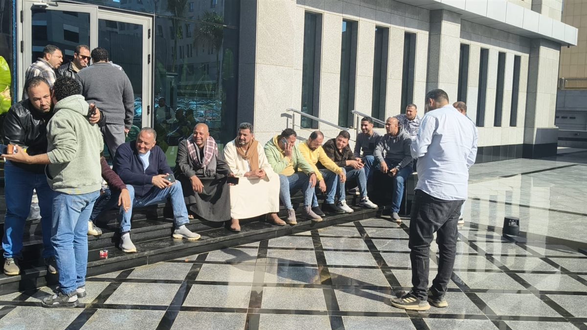 وقفة احتجاجية أمام شركة كونكريت بلس بالتجمع الخامس