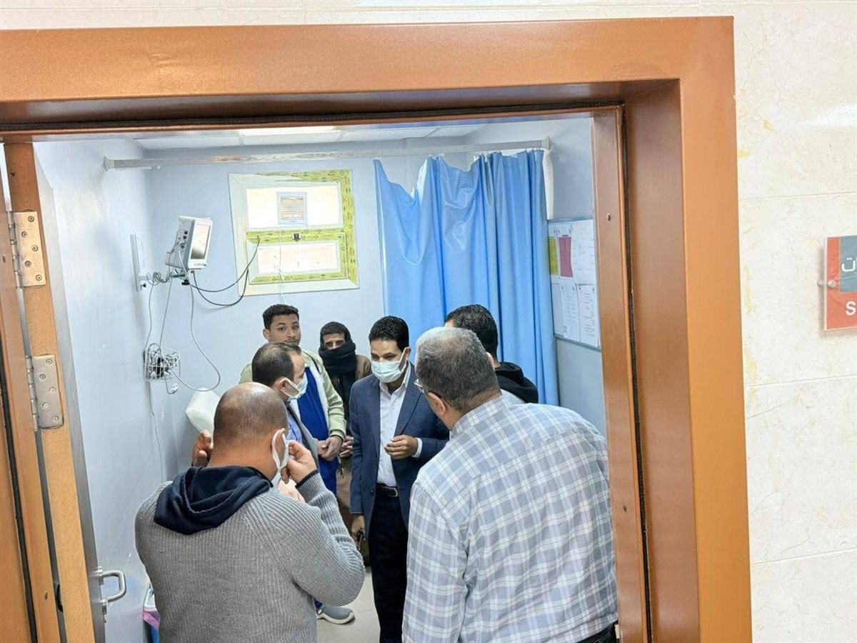 جولة وكيل وزارة الصحة بمستشفى الحميات بالأقصر