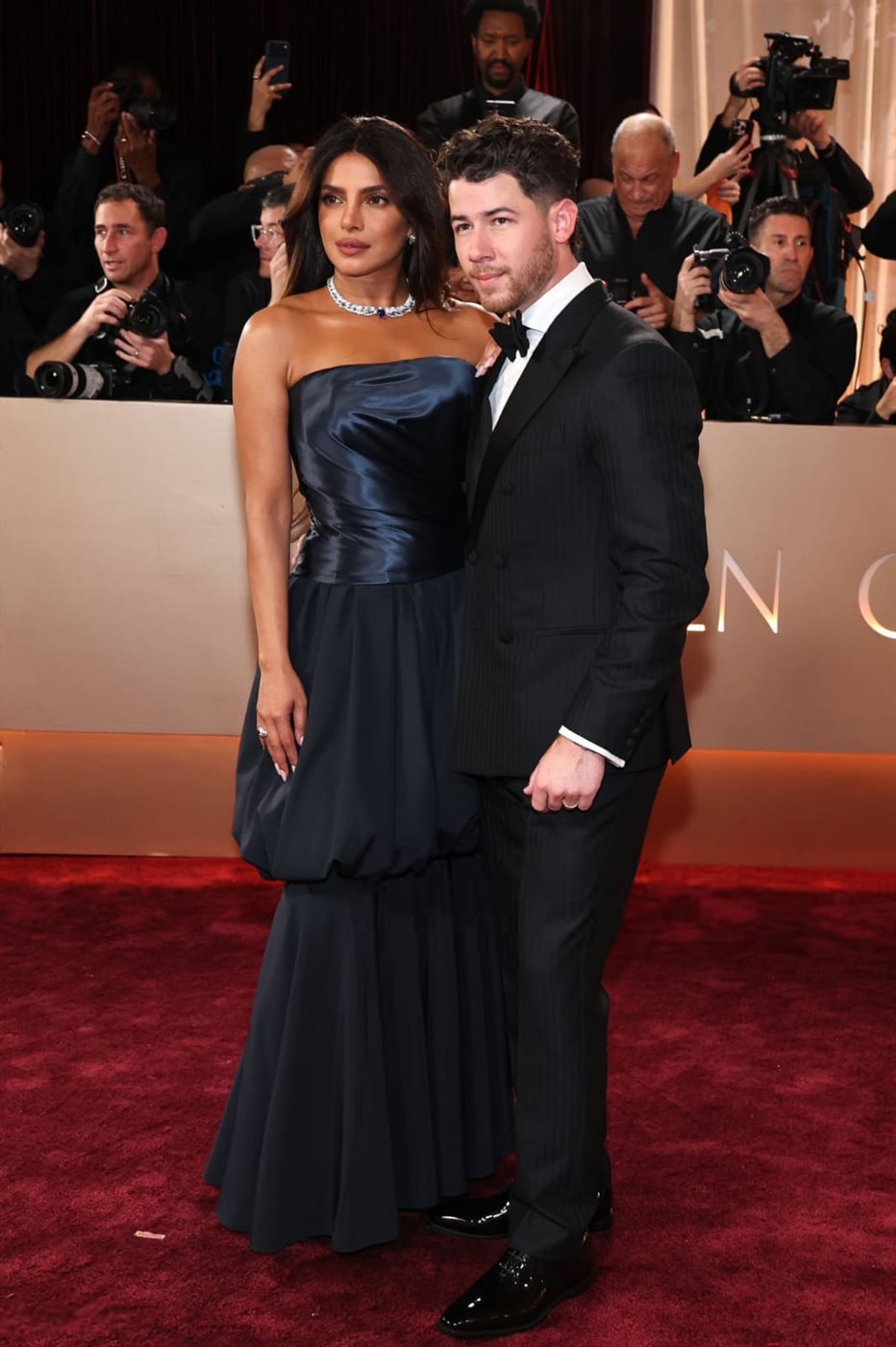 تألق النجوم على ريد كاربت حفل توزيع جوائز جولدن جلوب بنسخته الـ 83