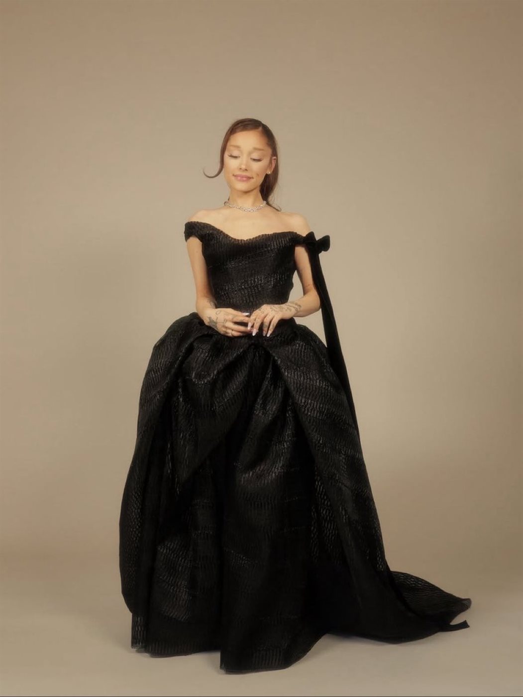 تألق النجوم على ريد كاربت حفل توزيع جوائز جولدن جلوب بنسخته الـ 83