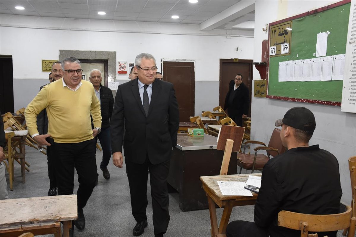 &nbsp;امتحانات الفصل الدراسي الأول بكليتي التجارة والألسن جامعة عين شمس