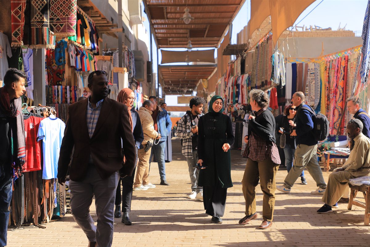 السفير الكندي في إسنا