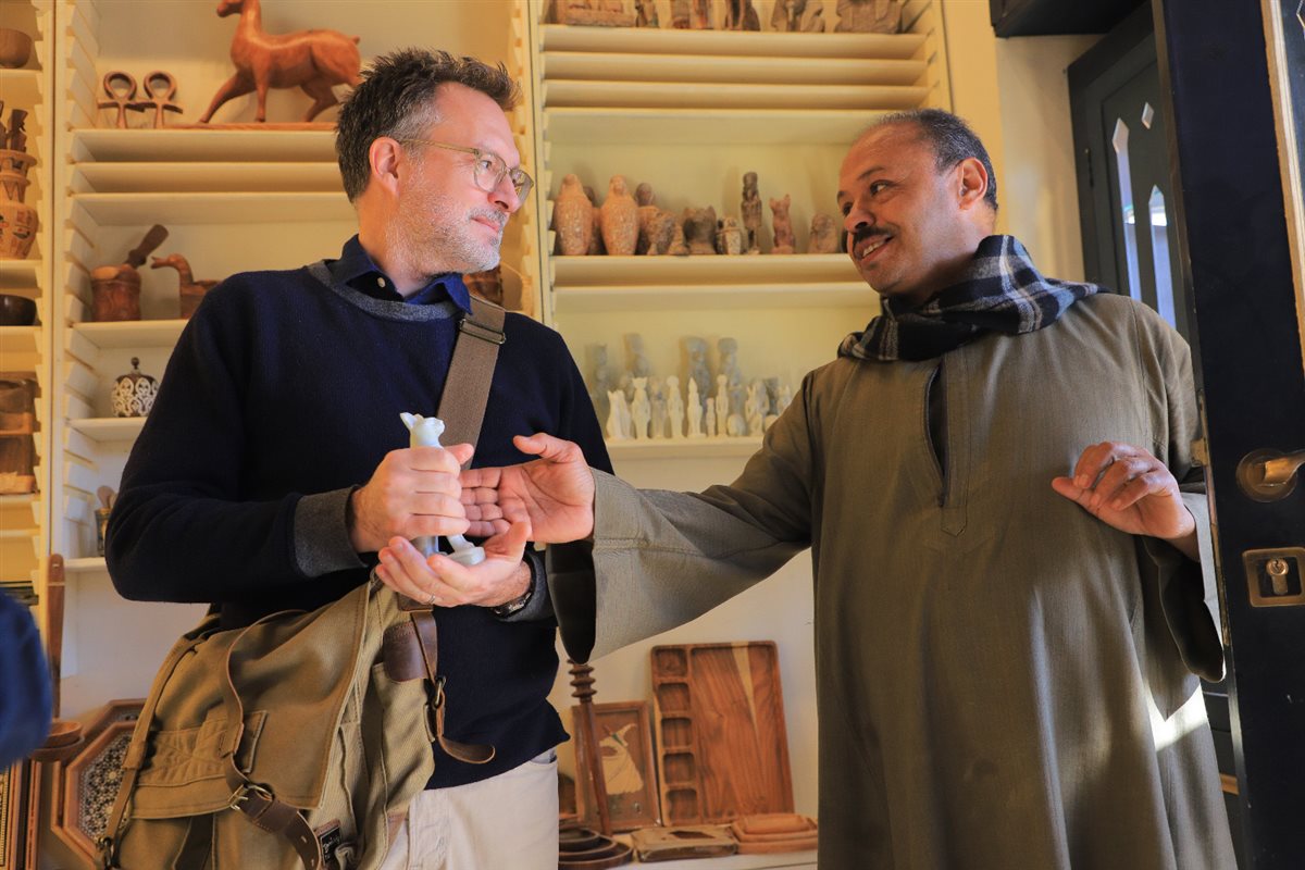 السفير الكندي في إسنا