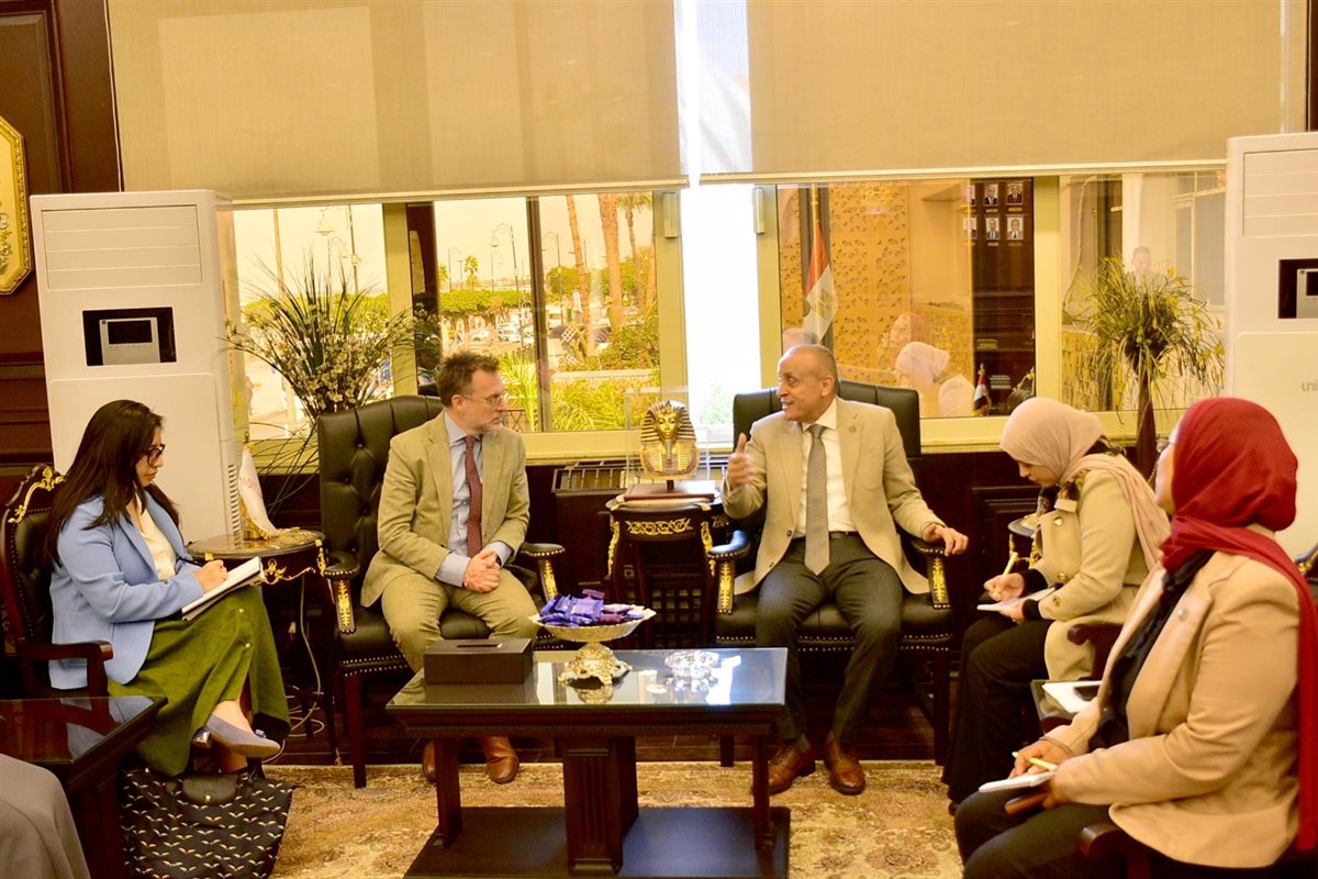 السفير الكندي يلتقي ومحافظ الأقصر