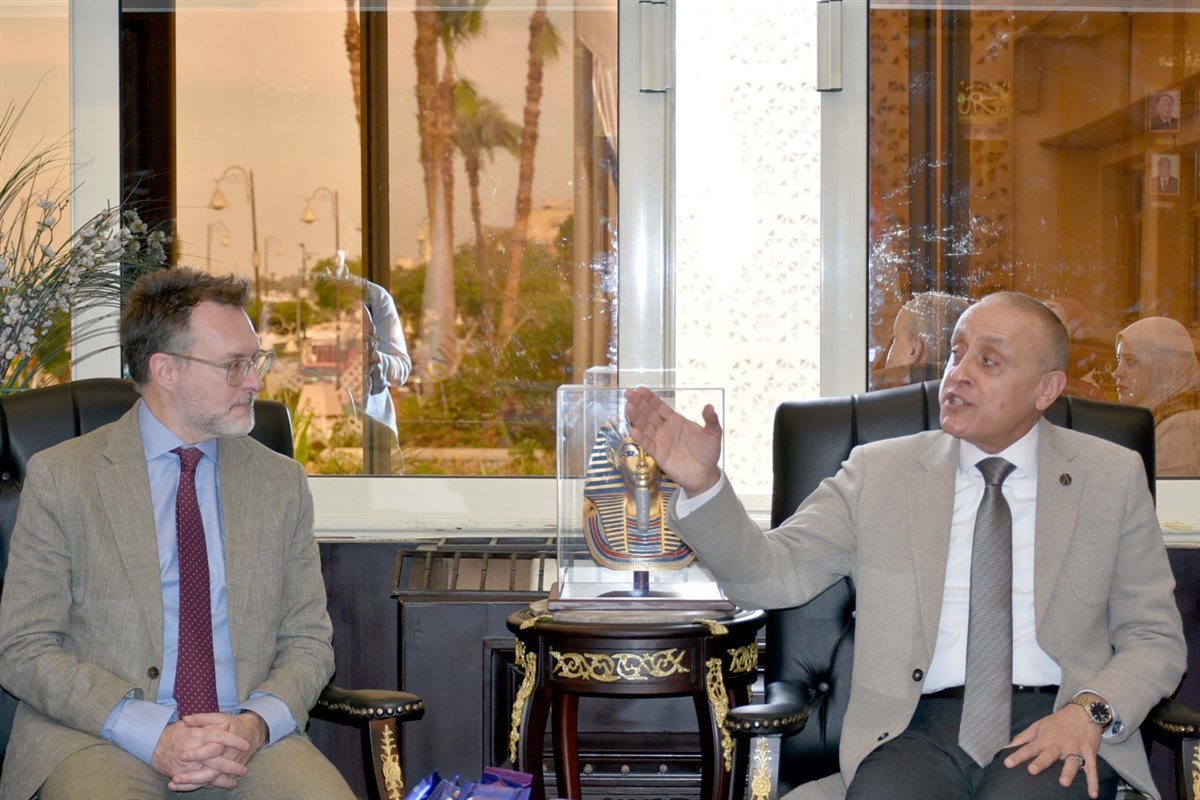 السفير الكندي يلتقي ومحافظ الأقصر