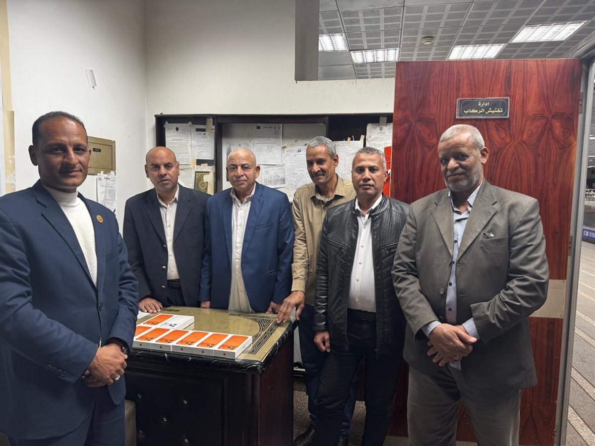 ضبط هواتف آيفون مهربة بمطار الأقصر الدولي