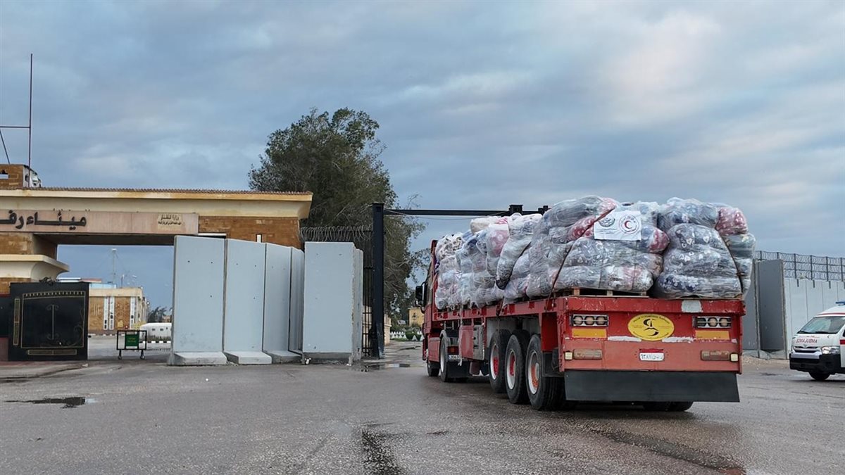 شاحنات المساعدات